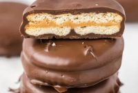 Sweet and Salty Chocolate Ritz Bites