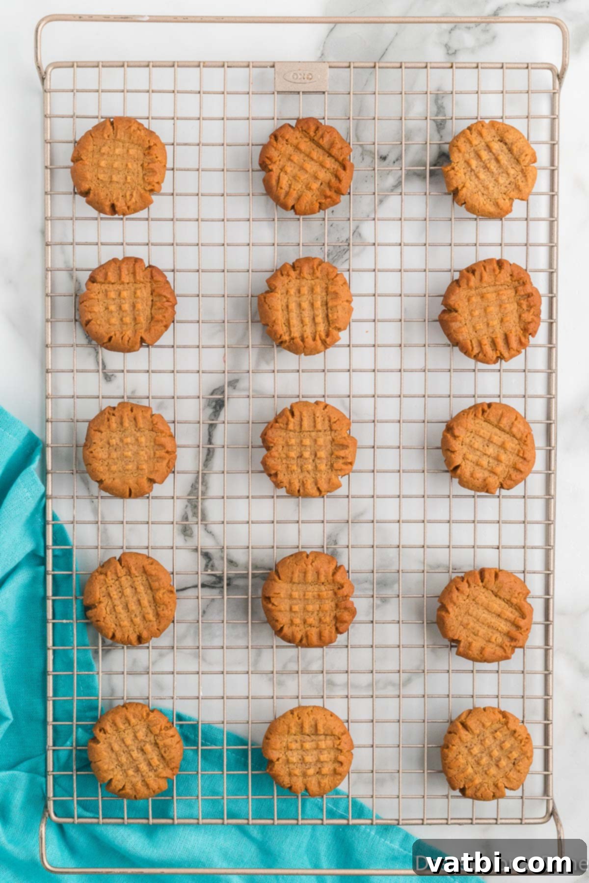 Cookies on wire rack.
