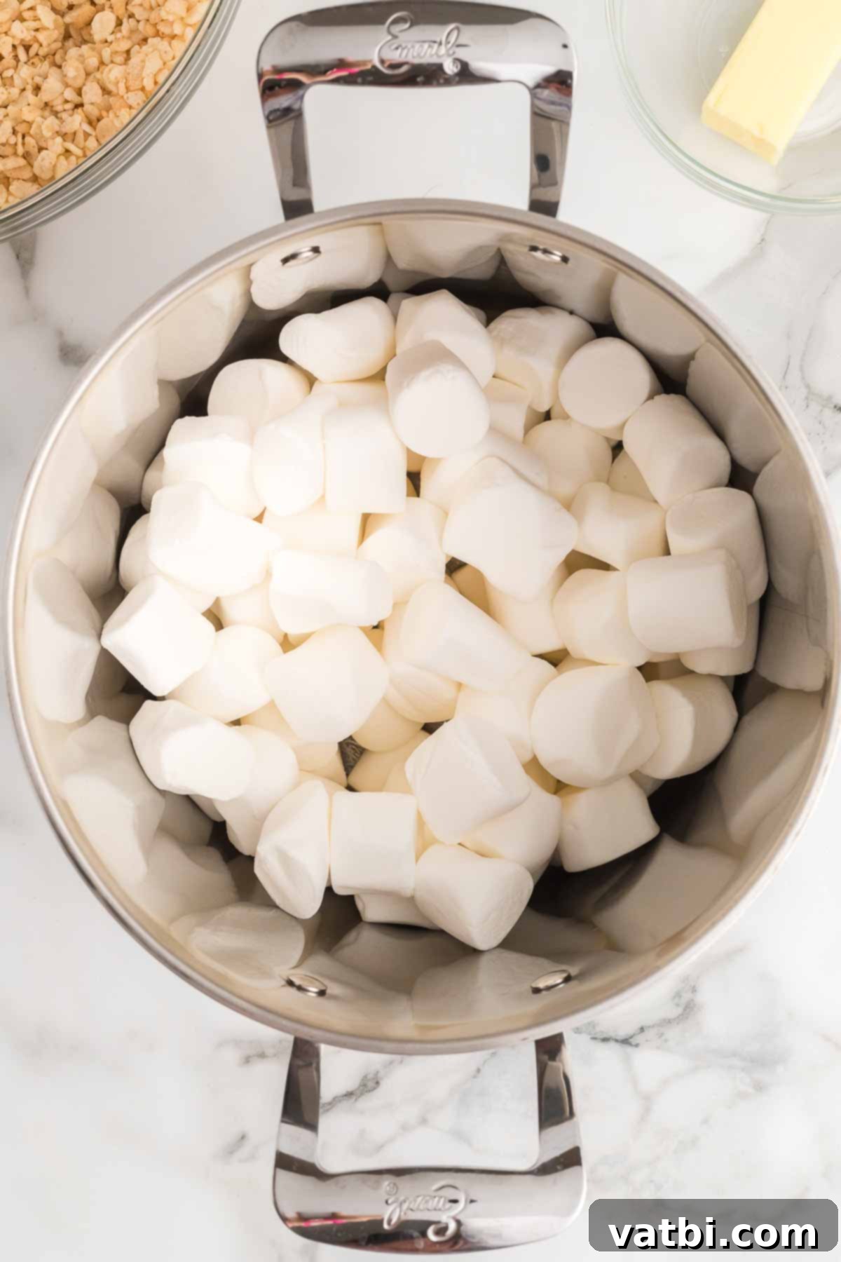 Pan with marshmallows and butter. 