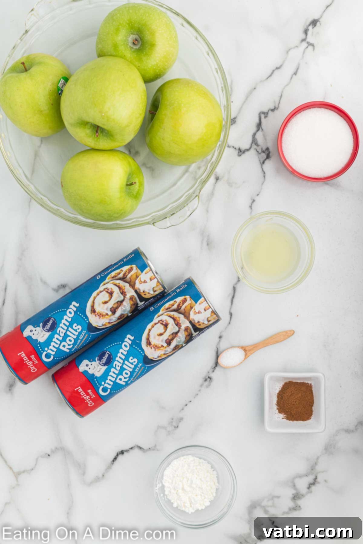 Delicious Cinnamon Roll Apple Pie 3 Ingredients for Cinnamon roll apple pie. - cinnamon rolls, apples, lemon juice, cinnamon.