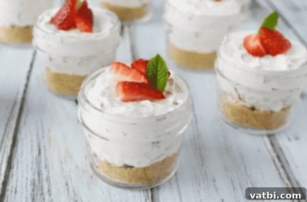 37 Delicious Strawberry Desserts 3 img 35149 25