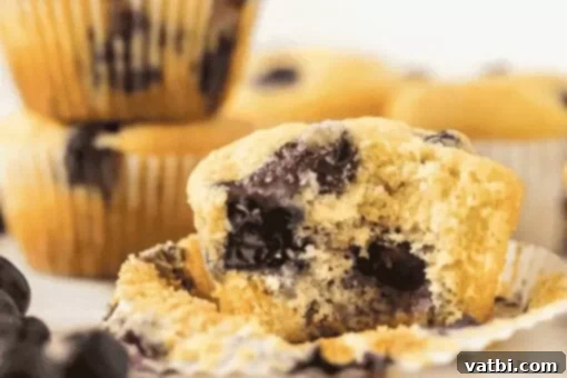 37 Must-Try Brunch Desserts 23 Lemon blueberry muffins with a lemon glaze.